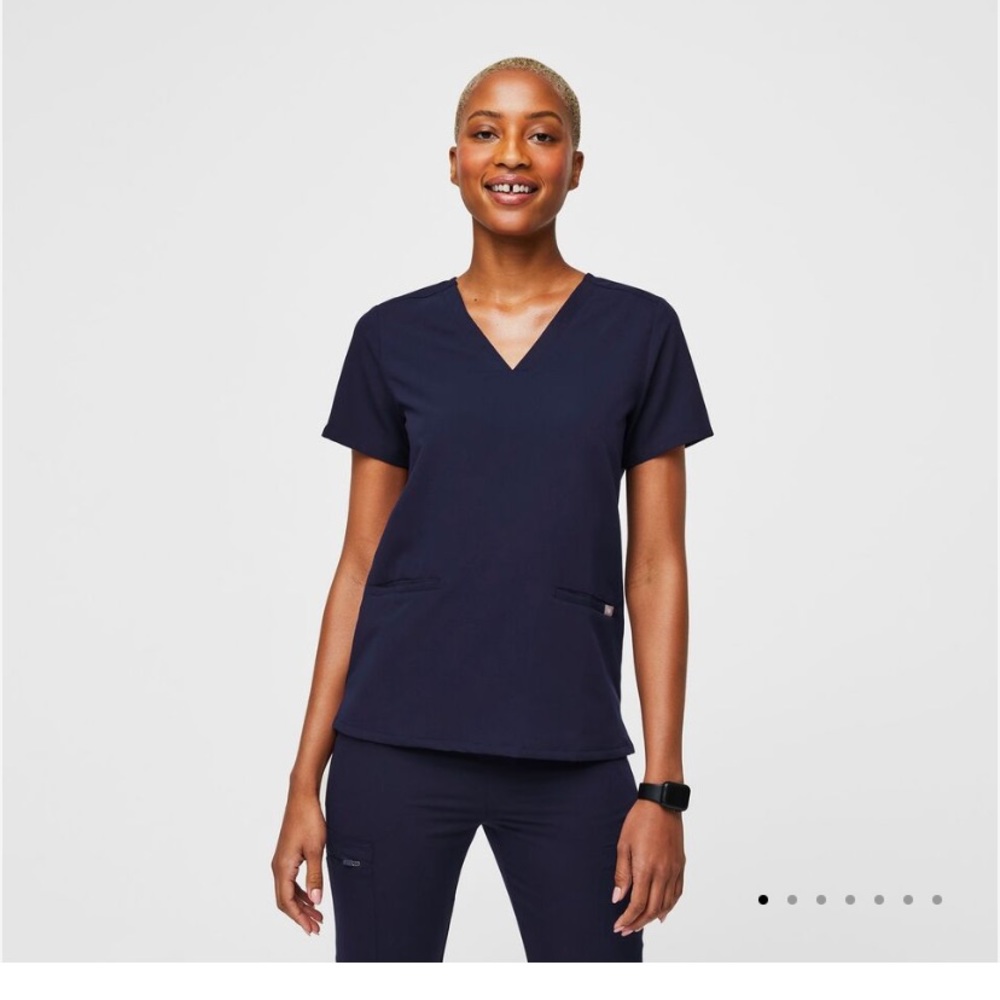 Figs Casma Three-Pocket Scrub Top Navy Blue
